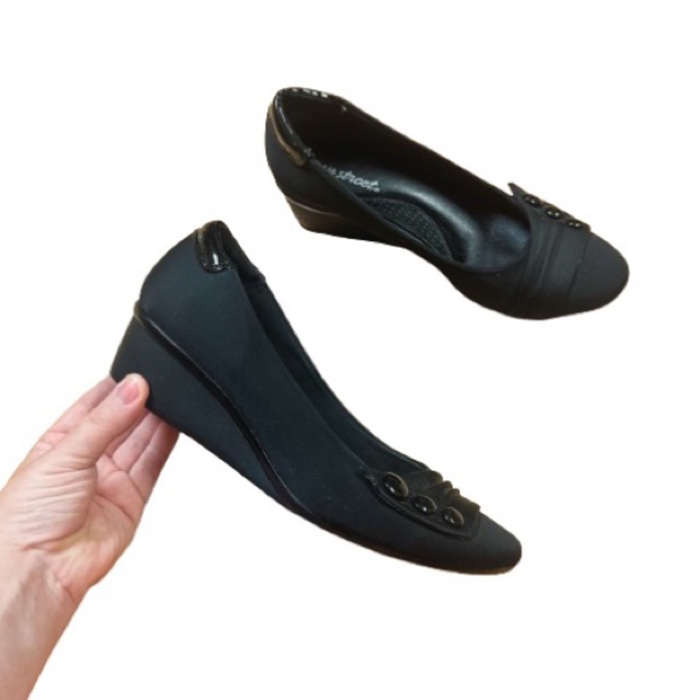 Easy Street Black Slip On Button Detail Wedge Heels Womens Size 8.5